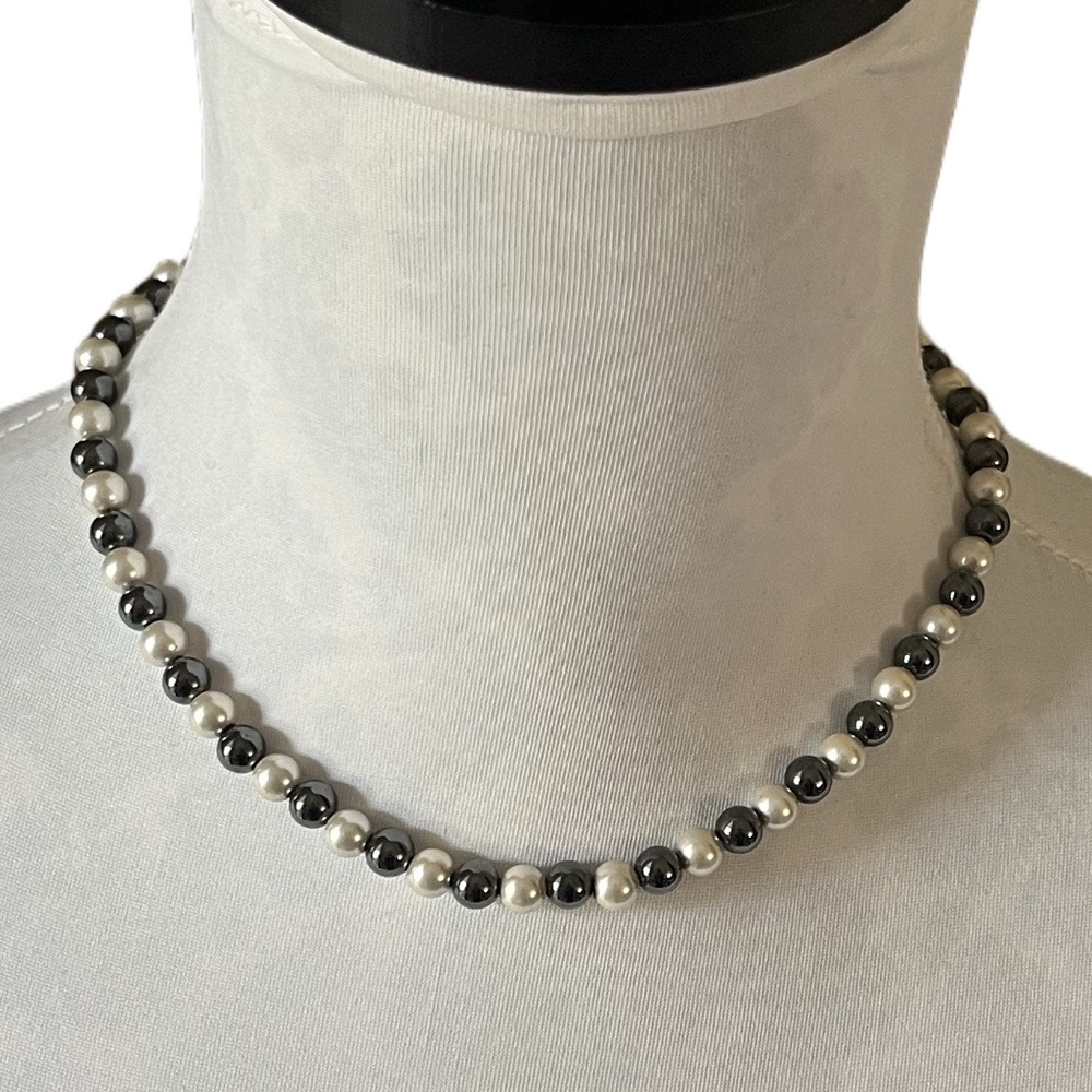 Hematite & Faux Pearl Beaded Choker Necklace with Magnetic Clasp